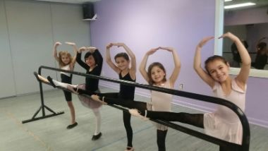 Turning Pointe – A Dance Studio
